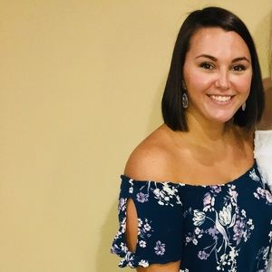 Meet your Posher, Elizabeth